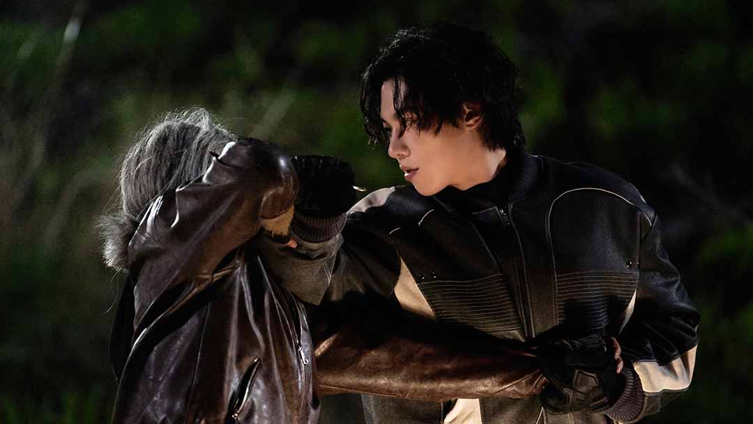 The Old Woman with the Knife – Review | Crime-Thriller